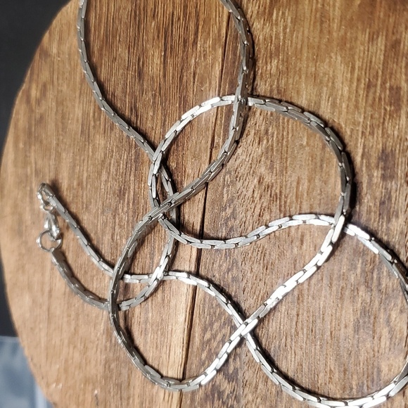 N3417 - Picture 3 of 3